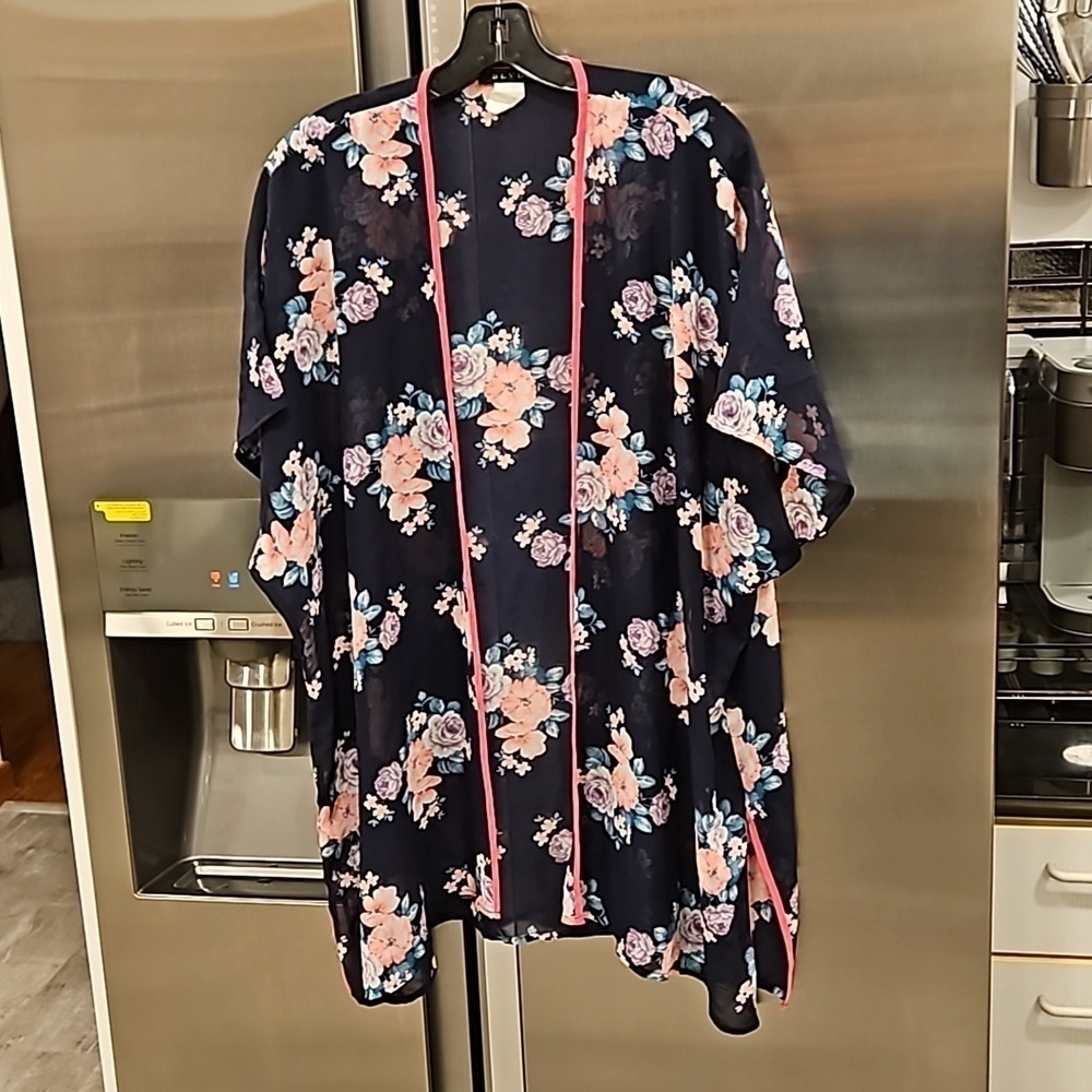 💕BLVD💕 Kimono Top ~ Semi Sheer Floral Print Small/Medium S/M NWOT